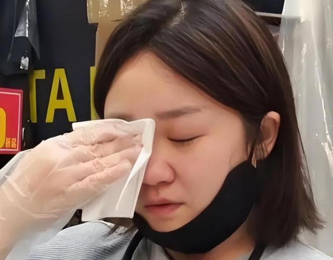 妈近况曝光！摆摊卖甜品想踏出重生第一步PG麻将胡了模拟器“重庆姐弟坠亡案”妈(图3)