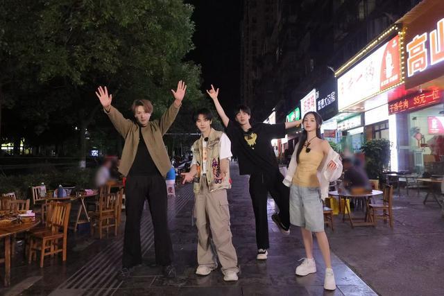 很好吃》聚焦 “酸汤之都”麻将胡了解锁苗家酸香《这里(图2) 很好吃》聚焦 “酸汤之都”麻将胡了解锁苗家酸香《这里(图2)